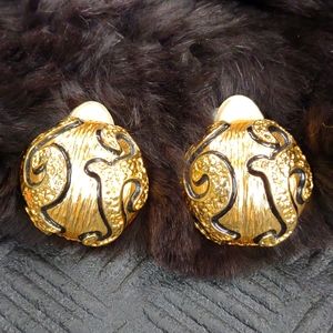 Vintage Gold Tone Contrast Textured Runway Statement Clip Costume Earrings